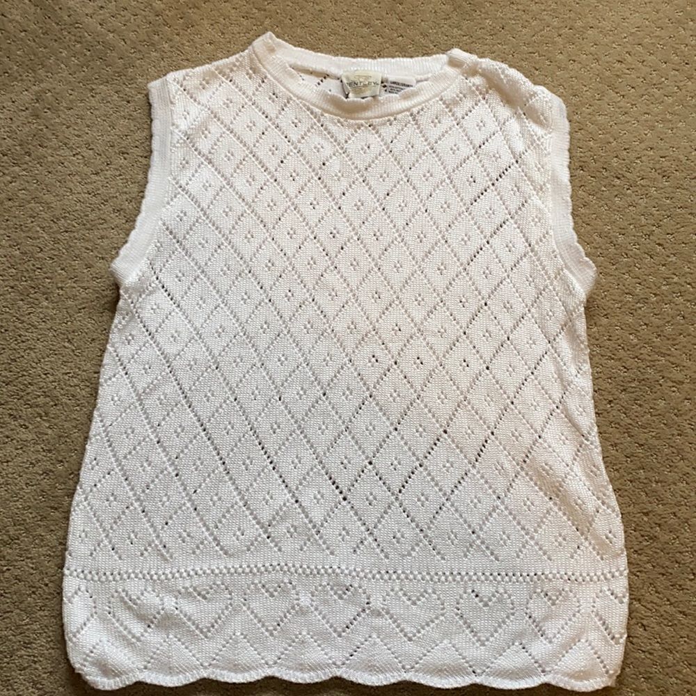 TR Bentley White Knit Sleeveless Tank – Size Large